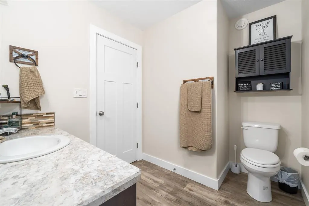 316 3 Street W
