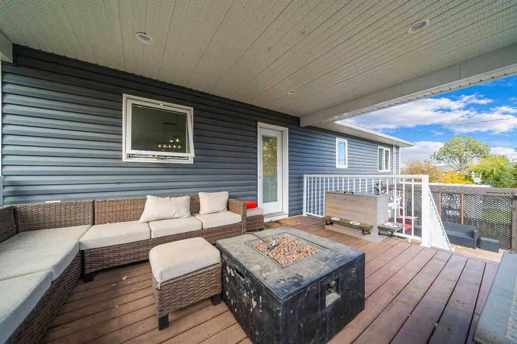 316 3 Street W