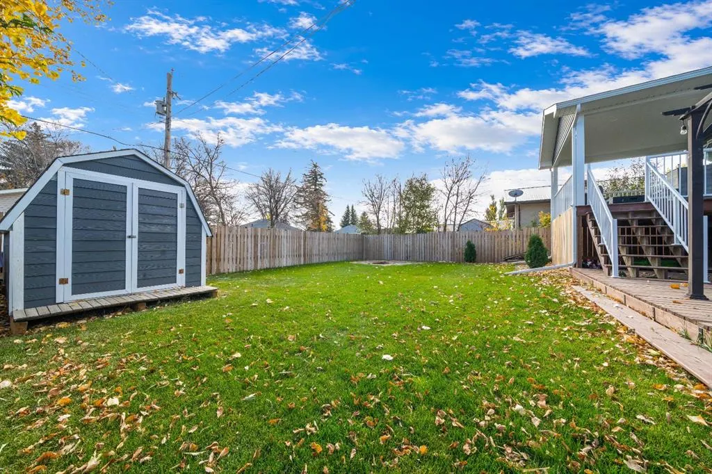 316 3 Street W
