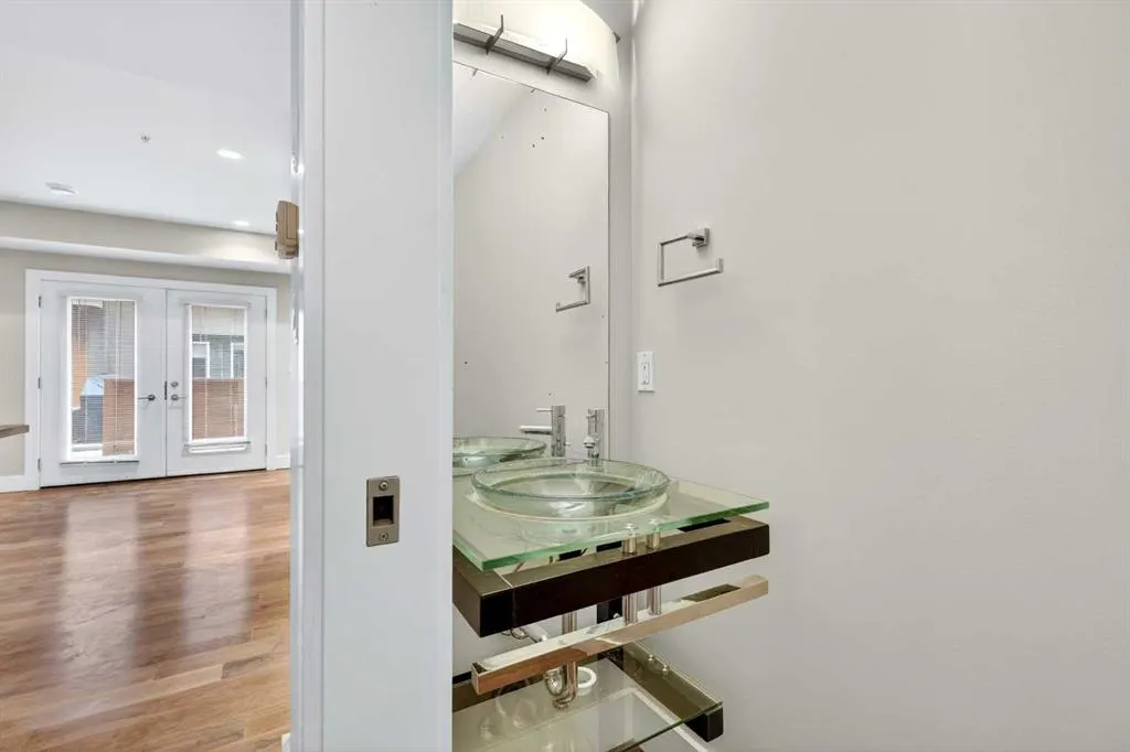 1717 27 Avenue SW #10