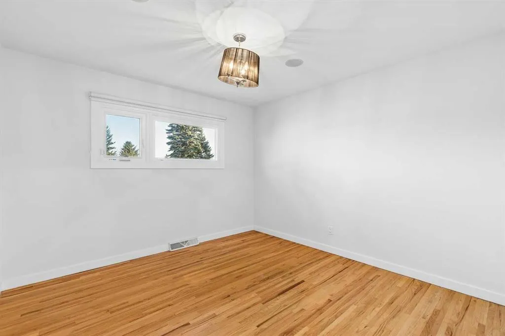 31 Hoover Place SW