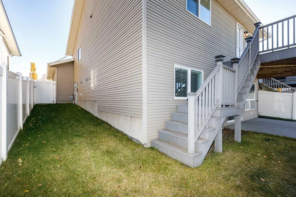44 Isaacson Crescent