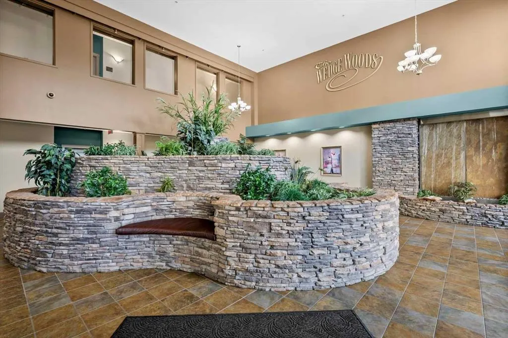 20 Discovery Ridge Close SW #424