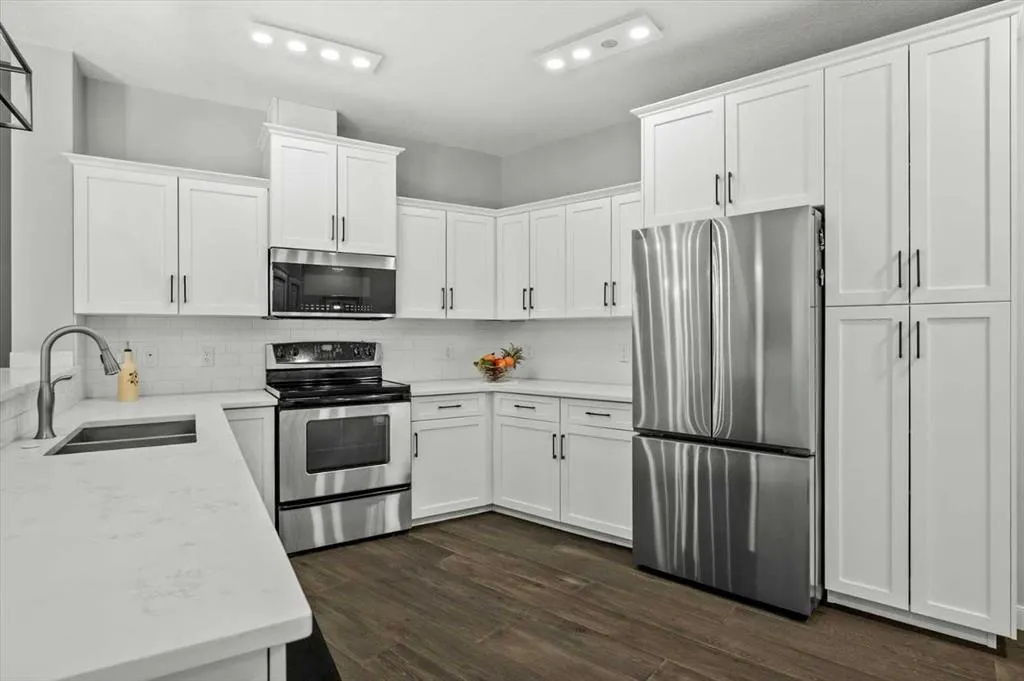 20 Discovery Ridge Close SW #424