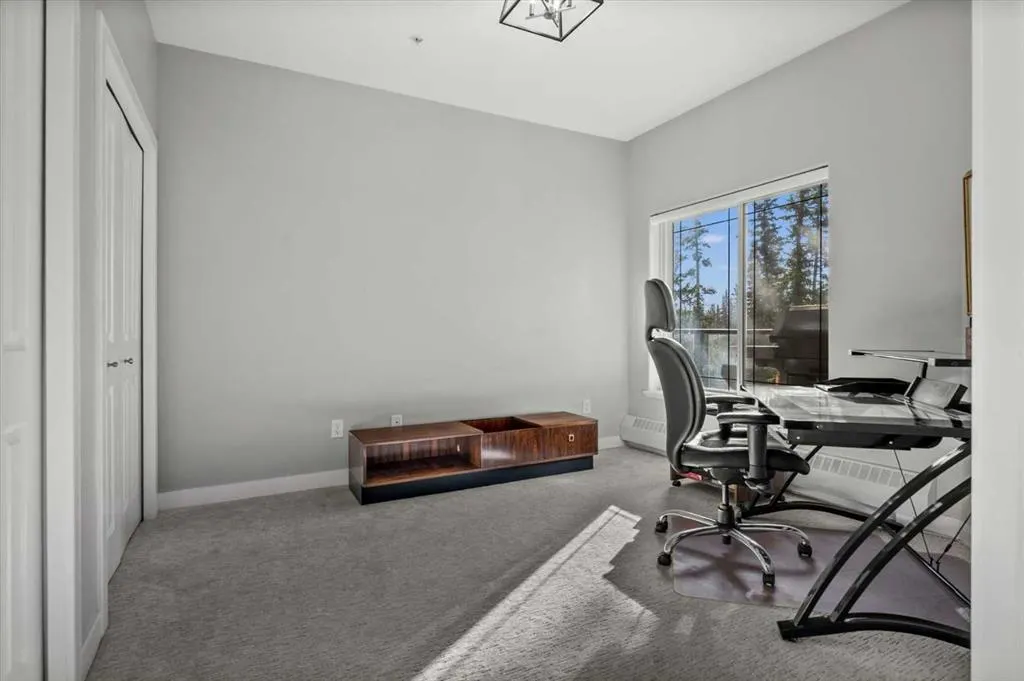 20 Discovery Ridge Close SW #424