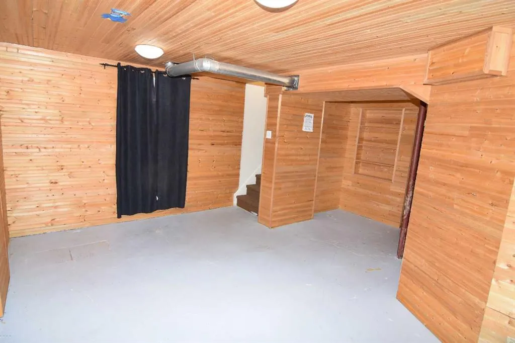 412 Abadan Place NE