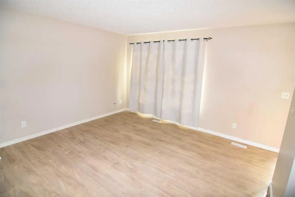 412 Abadan Place NE