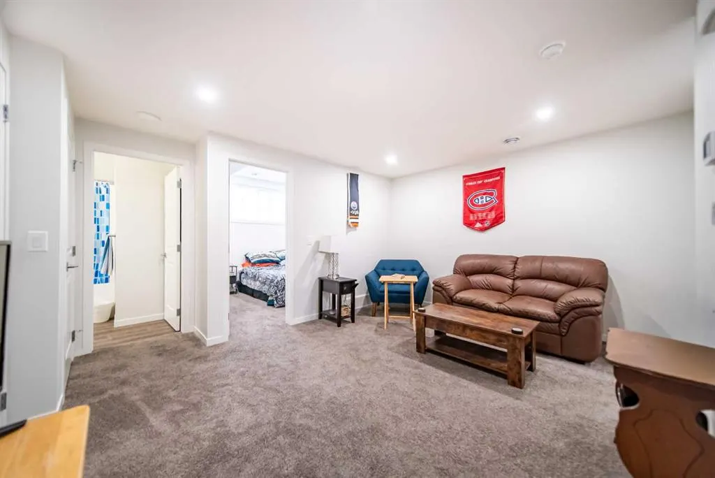 27 Iris Crescent