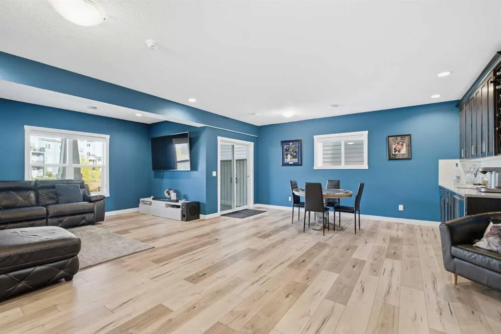 1323 Bayside Drive SW