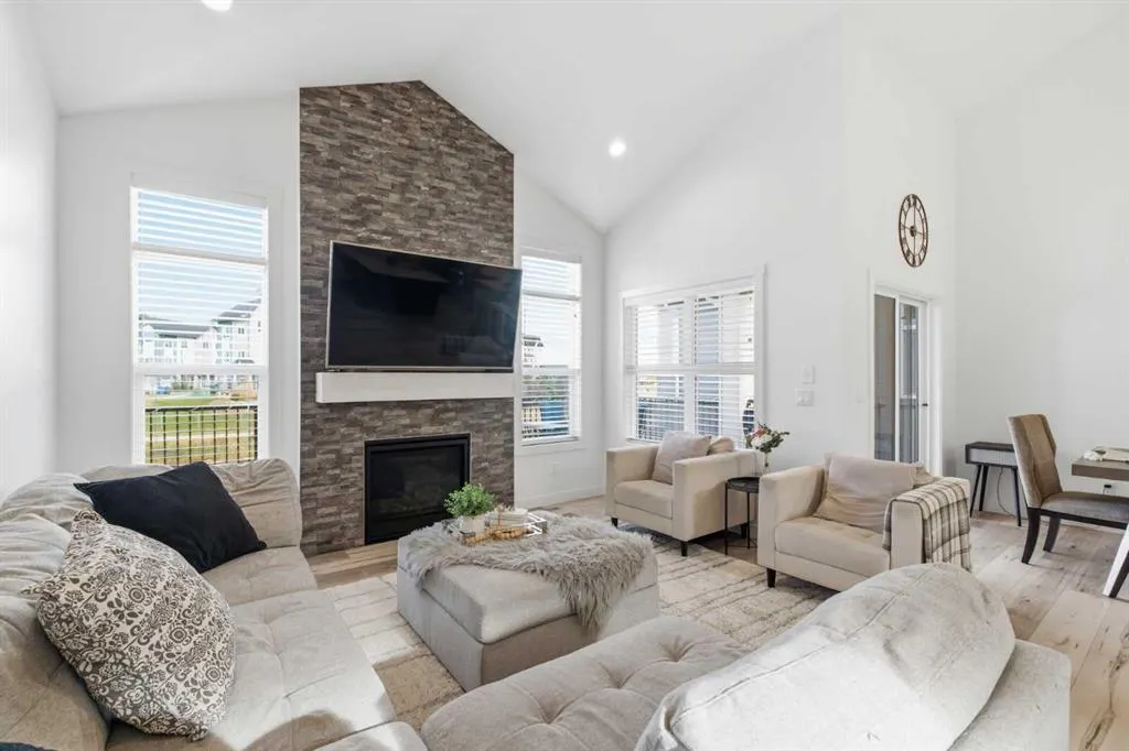 1323 Bayside Drive SW