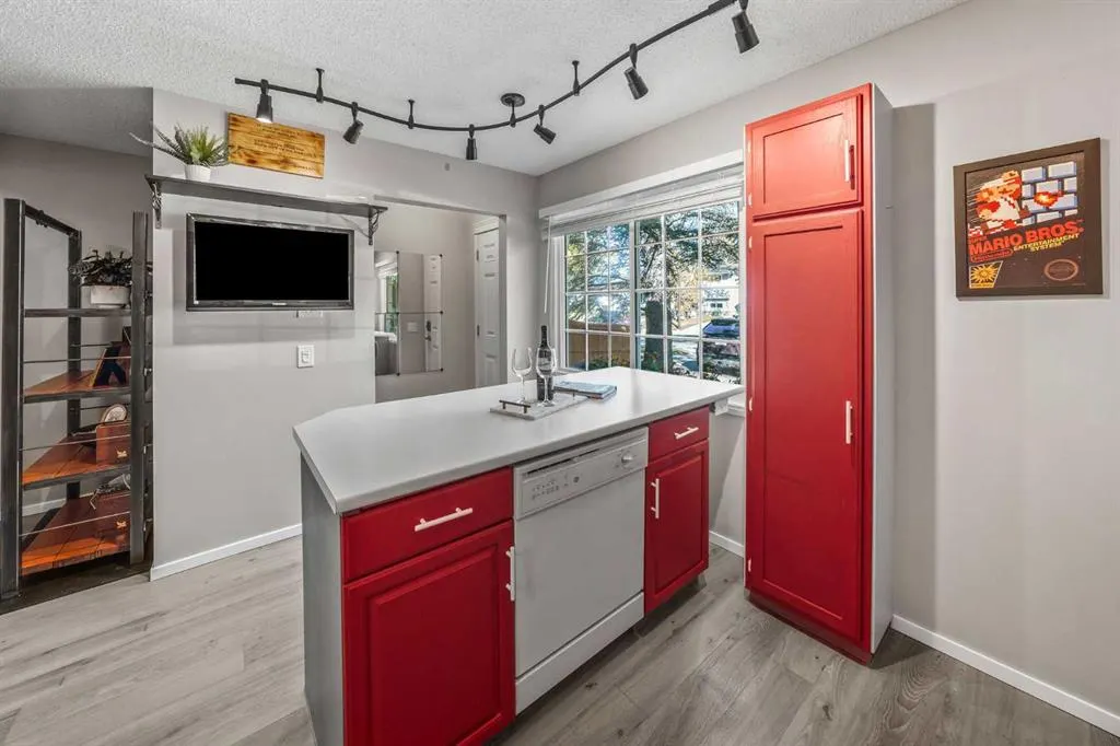 1845 Lysander Crescent SE #54