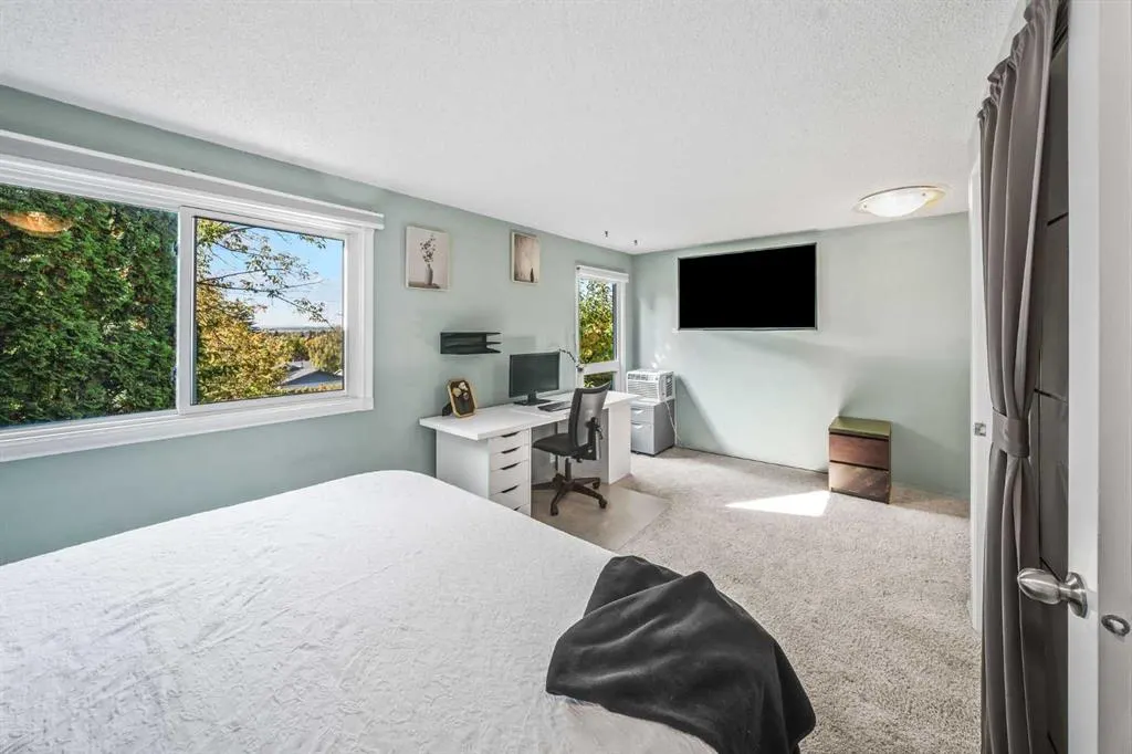 1845 Lysander Crescent SE #54