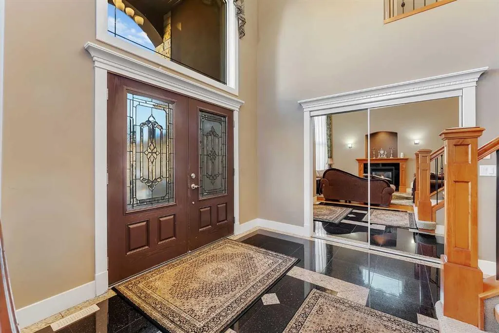 220 East Lakeview Place