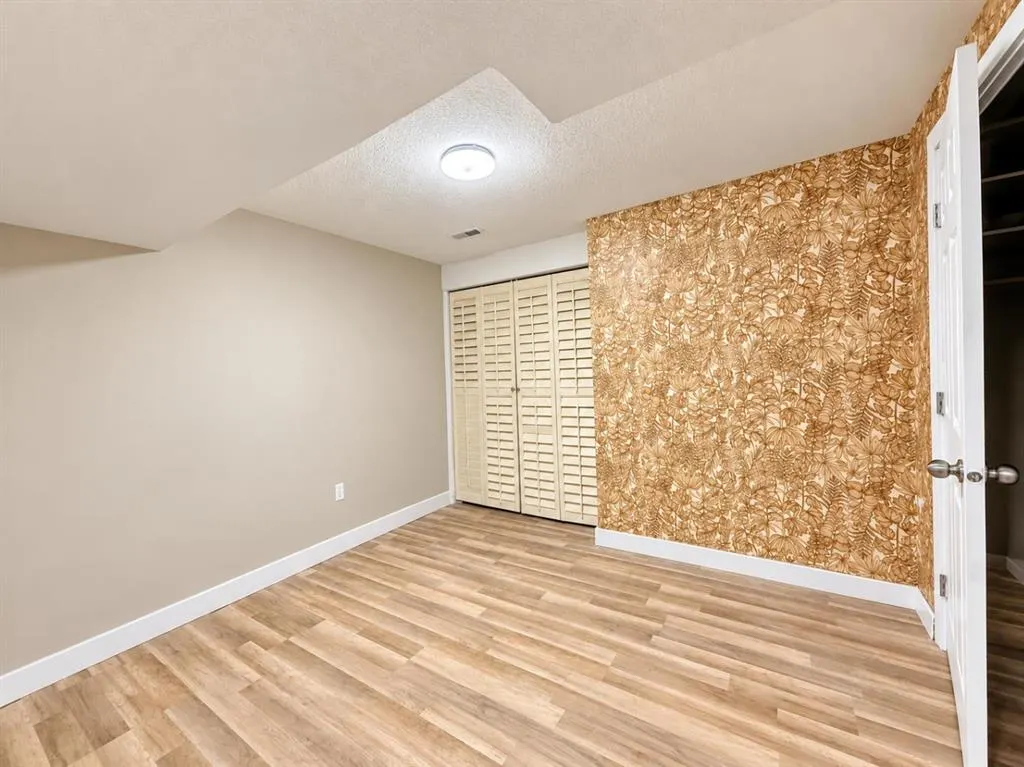 251 Pensville Close SE