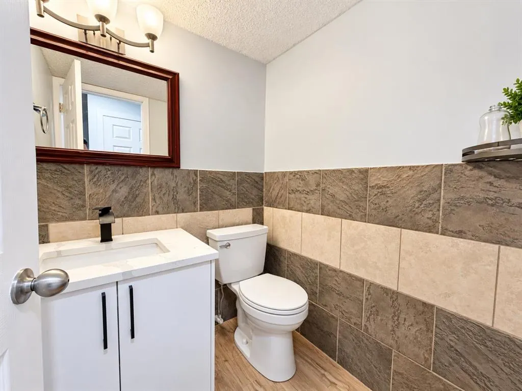 251 Pensville Close SE