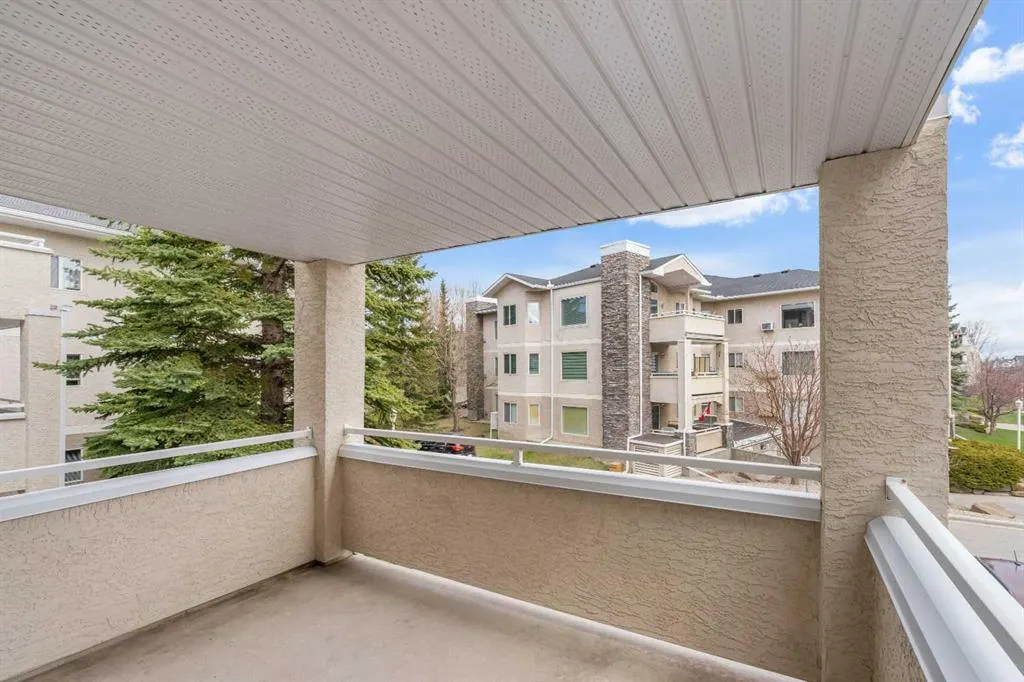 26 Country Hills View NW #217