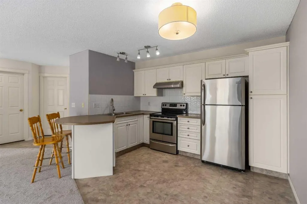 26 Country Hills View NW #217