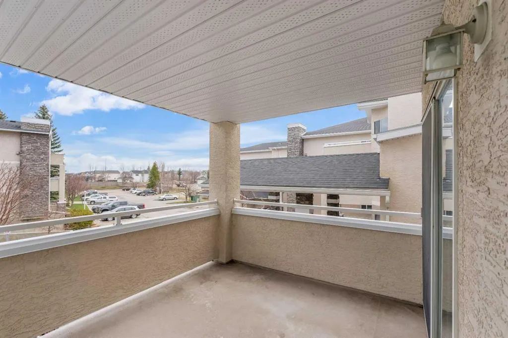 26 Country Hills View NW #217