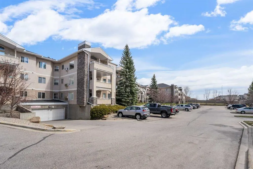 26 Country Hills View NW #217