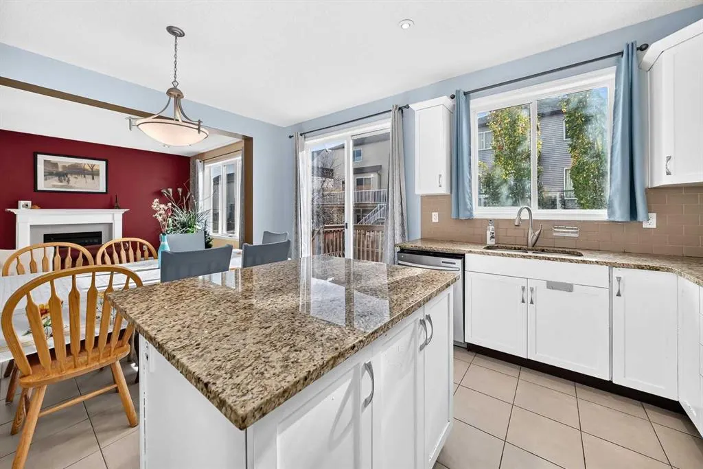 138 Windwood Grove SW