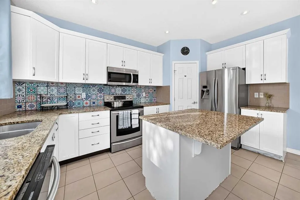 138 Windwood Grove SW