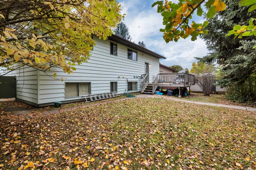 5724 57 Street Close