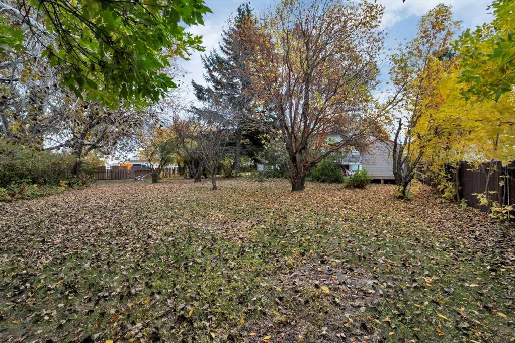 5724 57 Street Close