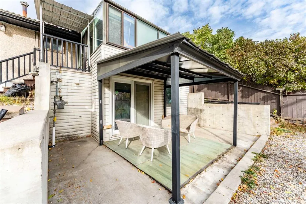 2018 Cottonwood Crescent SE