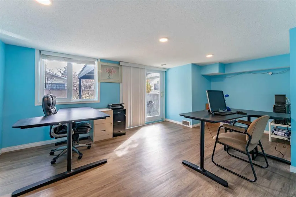 2018 Cottonwood Crescent SE