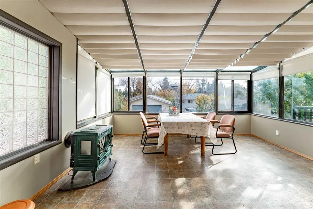 2018 Cottonwood Crescent SE
