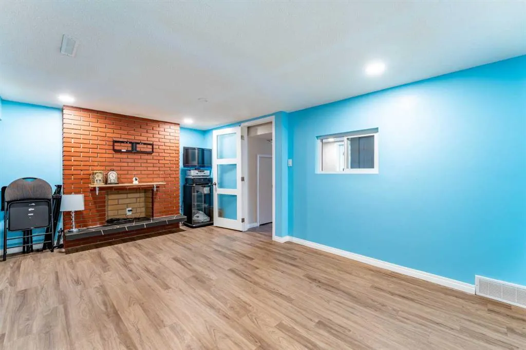 2018 Cottonwood Crescent SE