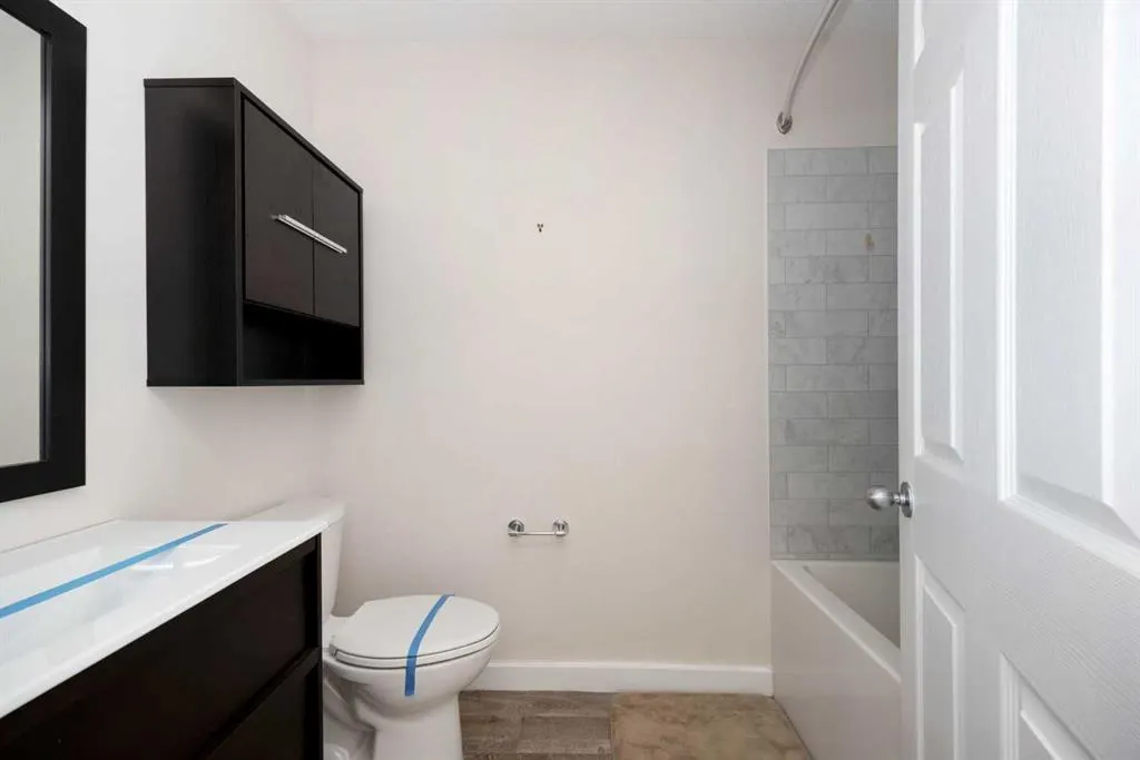 123 Arabian Drive #204