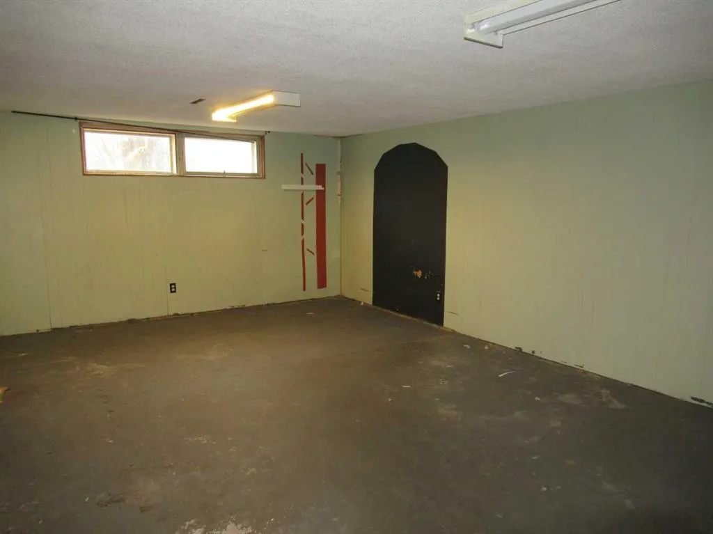 11109 104 Street