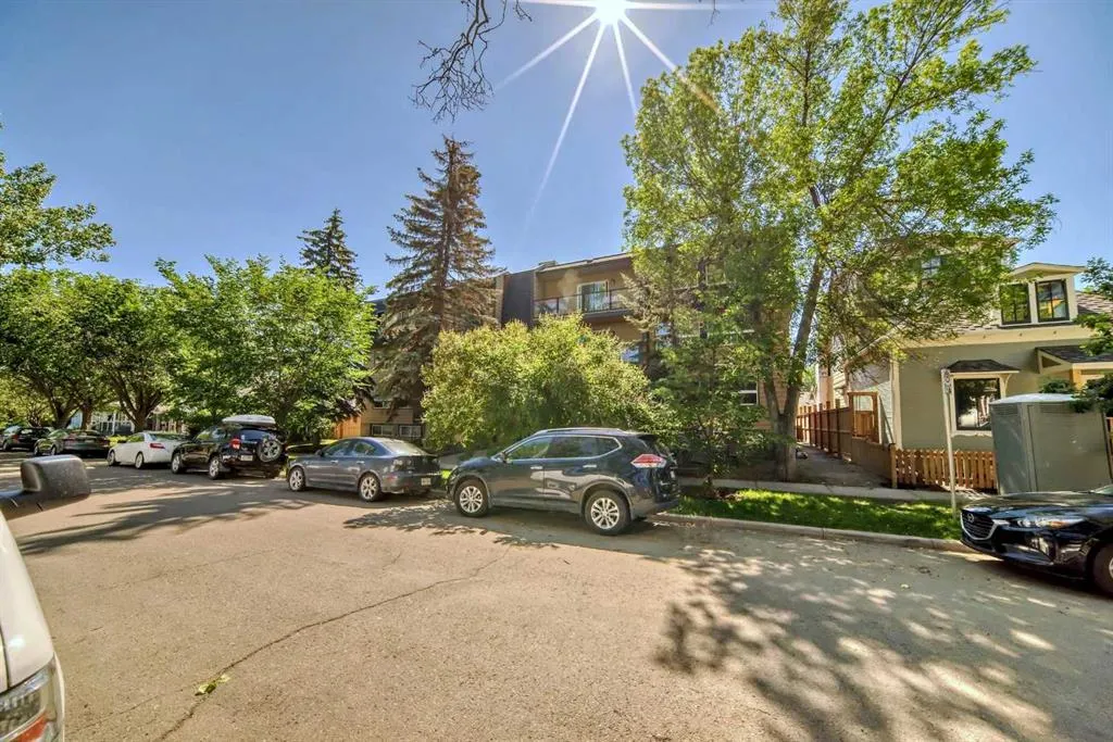 1027 1 Avenue NW #401