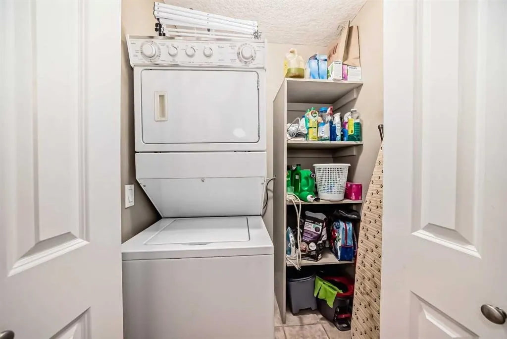 1027 1 Avenue NW #401