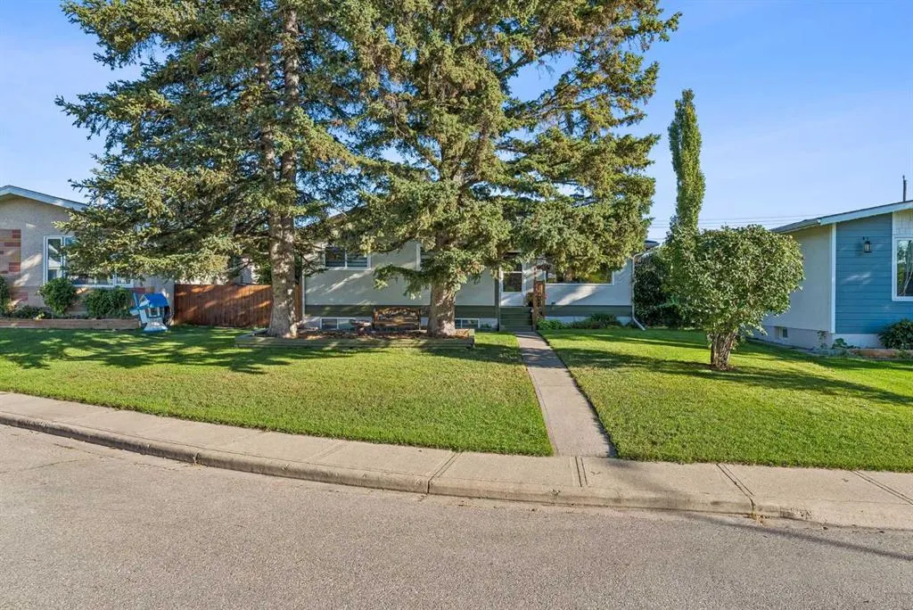 5635 Travis Crescent NE