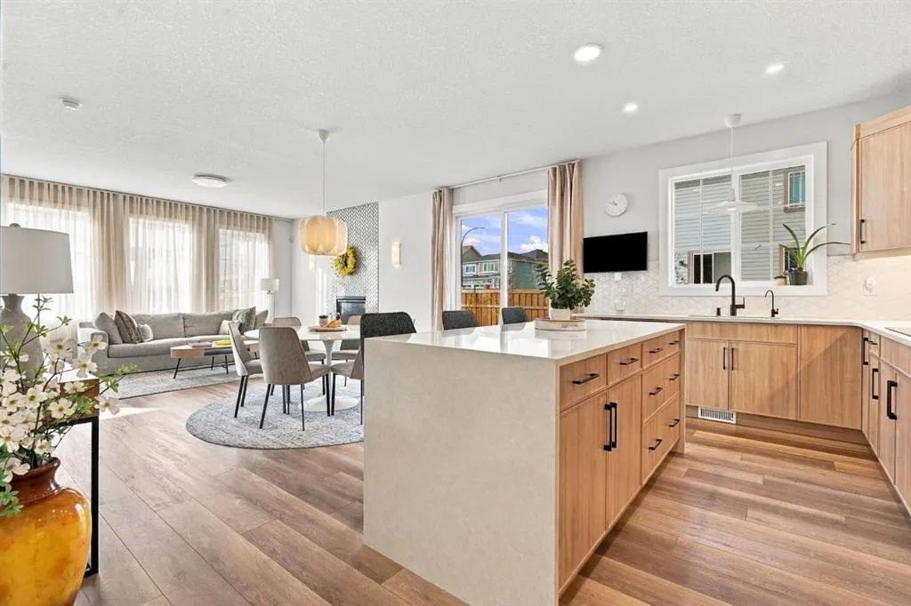 24 Yorkville Terrace SW