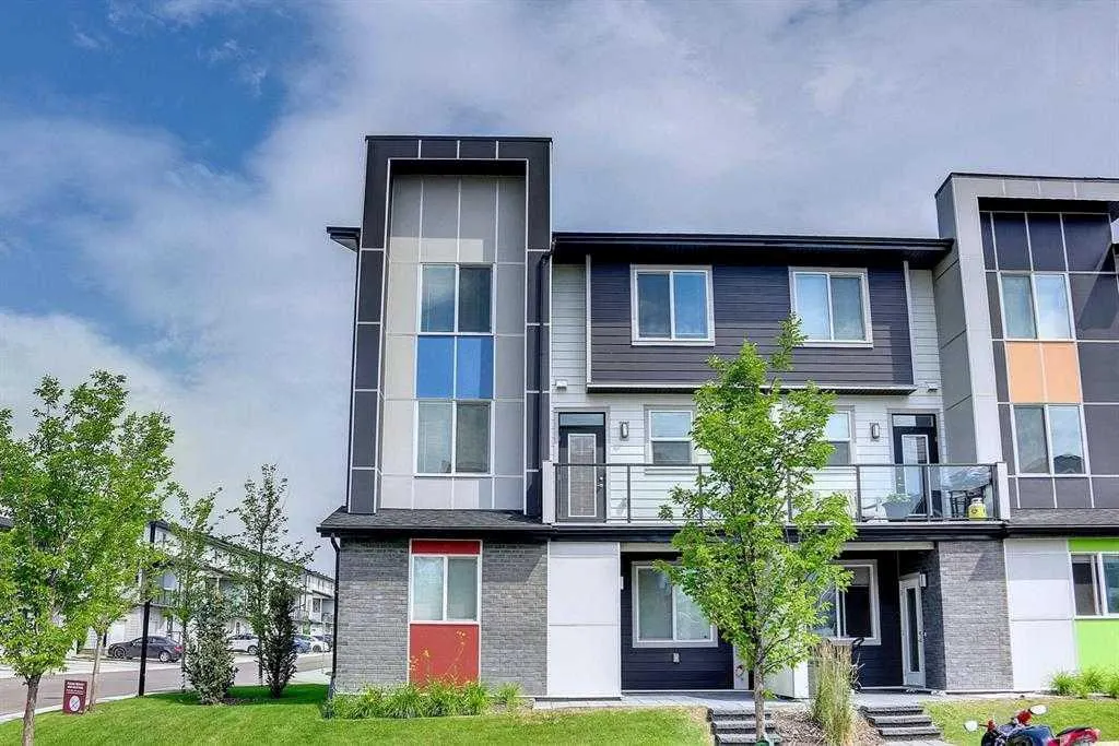 245 Redstone Walk NE #203