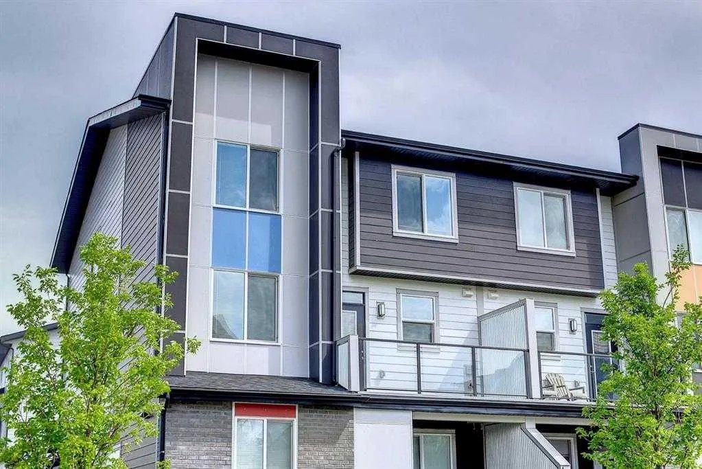 245 Redstone Walk NE #203