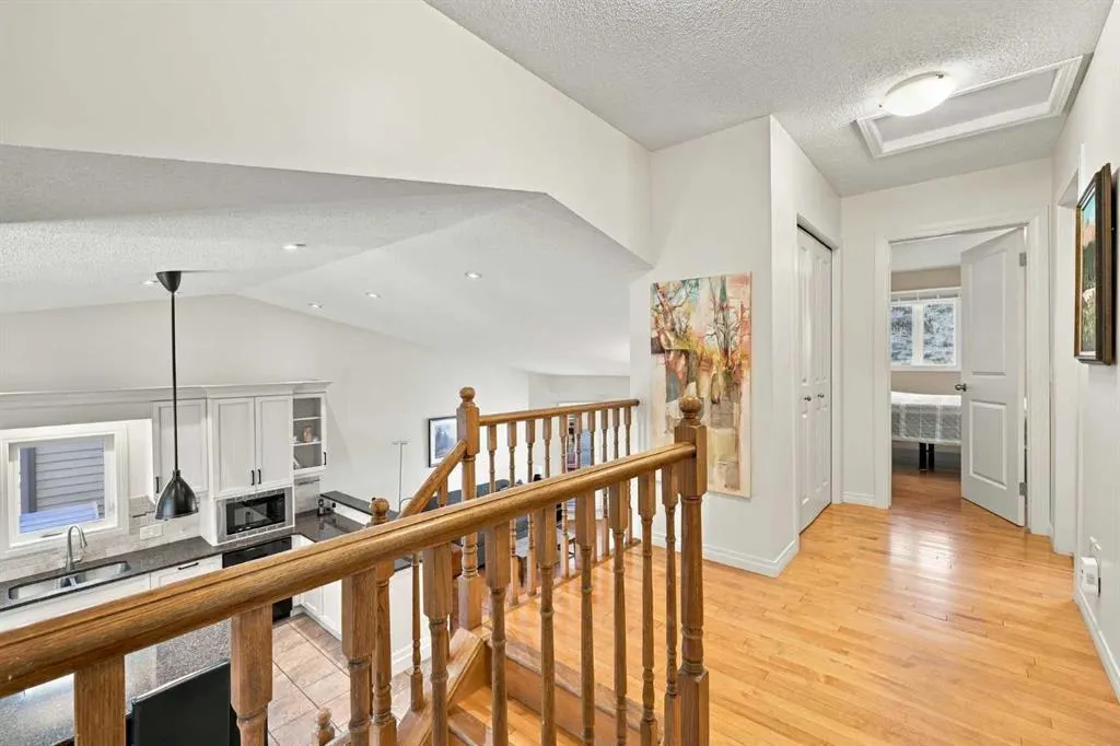 95 Macewan Ridge Close NW
