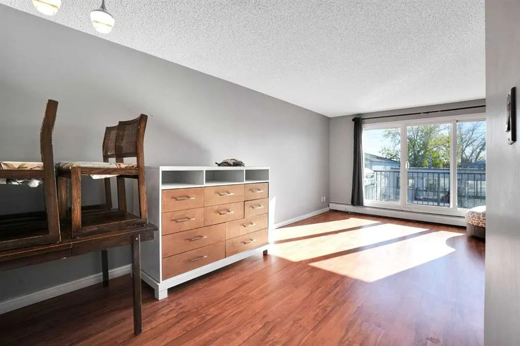 635 56 Avenue SW #403