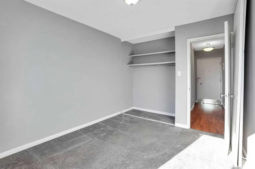635 56 Avenue SW #403