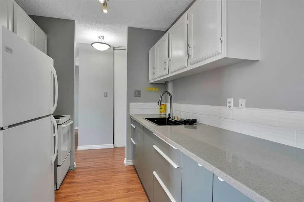 635 56 Avenue SW #403