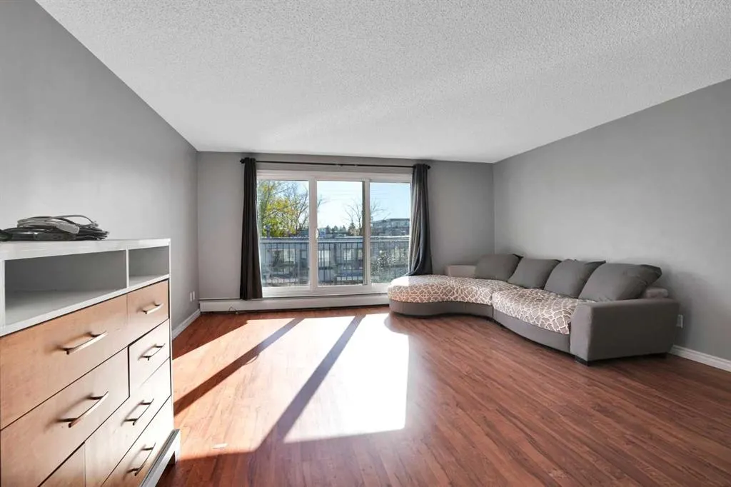 635 56 Avenue SW #403