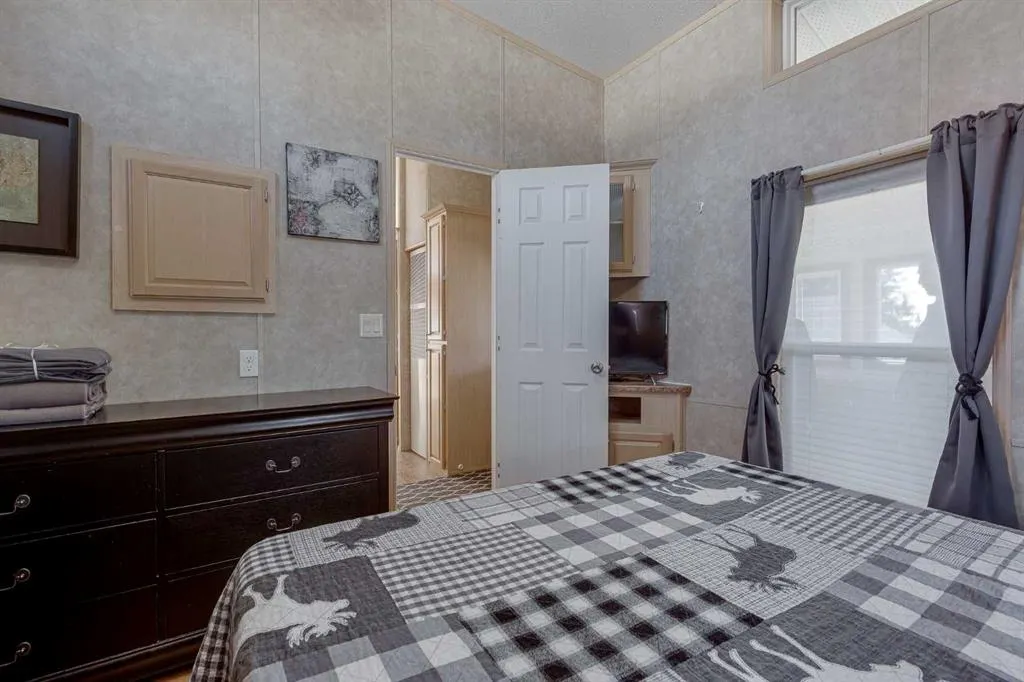 5011 49 Avenue #34A