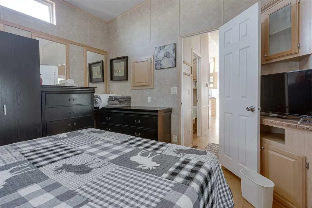 5011 49 Avenue #34A
