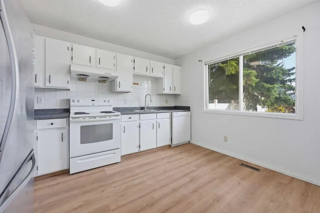 70 Edgeburn Crescent NW