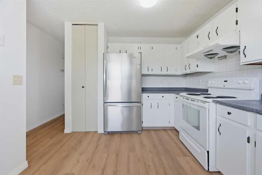 70 Edgeburn Crescent NW