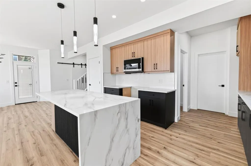 33 Thatcher Avenue