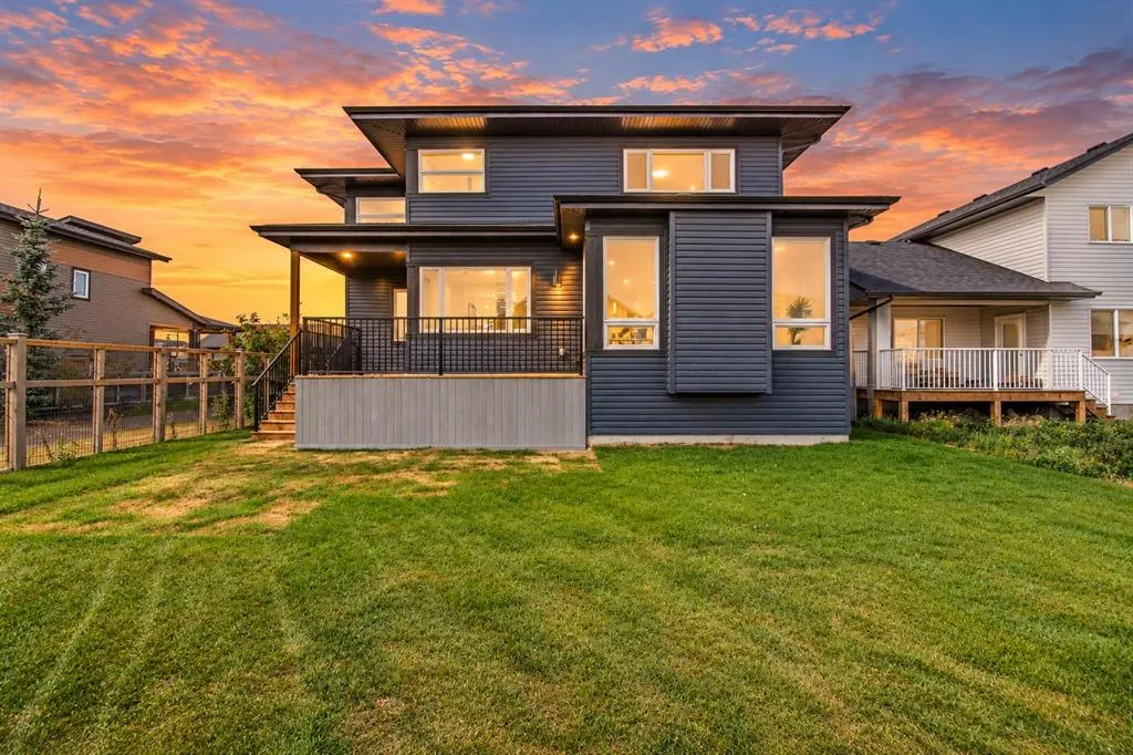 33 Thatcher Avenue